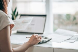 コストダウンに強い中小規模コンサルファーム5選 – データ分析×実践的支援で年間15-30%のコスト削減を実現